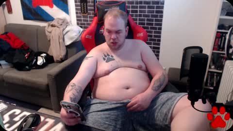 Snapshot of thewolfy31 chatting on January 30, 3:40 pm PupWolfy online show from January 30, 3:40 pm
