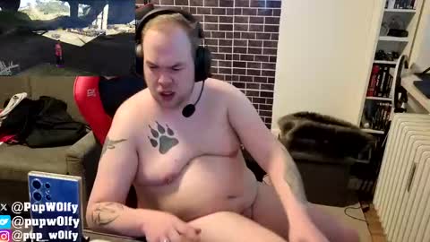 Snapshot of thewolfy31 chatting on February 27, 4:32 pm PupWolfy online show from February 27, 4:32 pm