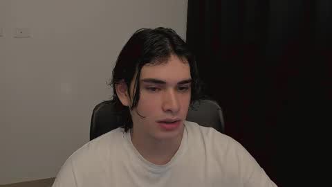 Snapshot of thiaan__ chatting on February 14, 9:32 pm thiaan__ online show from February 14, 9:32 pm