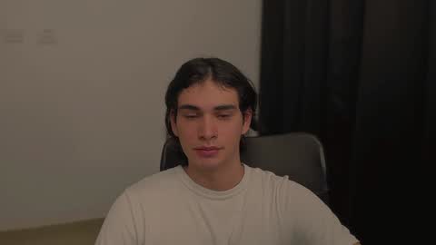 Snapshot of thiaan__ chatting on January 22, 1:42 am thiaan__ online show from January 22, 1:42 am