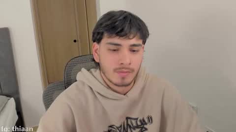 thiaan__ online show from November 4, 2:34 am