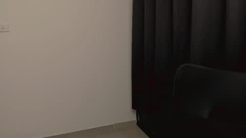 Snapshot of thiaan__ chatting on February 12, 1:41 am thiaan__ online show from February 12, 1:41 am