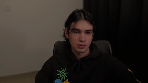 Snapshot of thiaan__ chatting on January 24, 12:42 am thiaan__ online show from January 24, 12:42 am