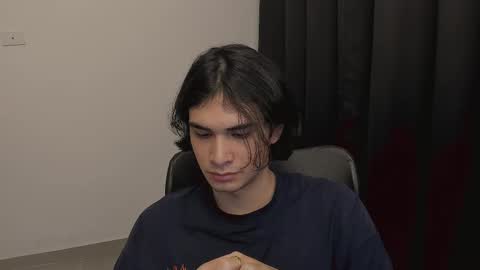 Snapshot of thiaan__ chatting on February 18, 12:59 am thiaan__ online show from February 18, 12:59 am