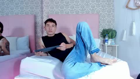 Thiago  online show from March 21, 7:18 pm