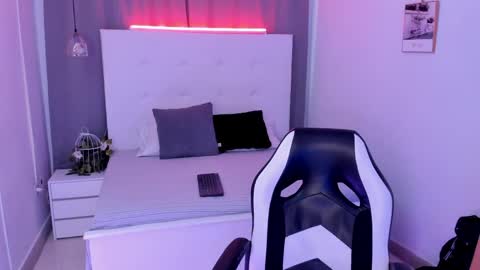 Thiago  online show from April 20, 12:19 pm