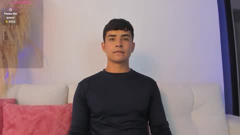 Thiago  online show from March 13, 8:48 pm