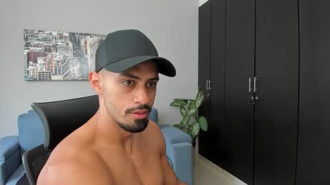 Snapshot of thiago_driussi chatting on October 31, 12:52 pm thiago_driussi online show from October 31, 12:52 pm