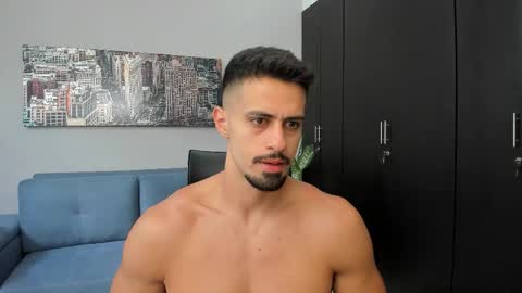 Snapshot of thiago_driussi chatting on October 25, 7:37 pm thiago_driussi online show from October 25, 7:37 pm