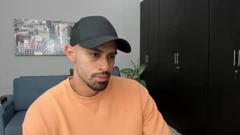 Snapshot of thiago_driussi chatting on October 19, 3:44 am thiago_driussi online show from October 19, 3:44 am