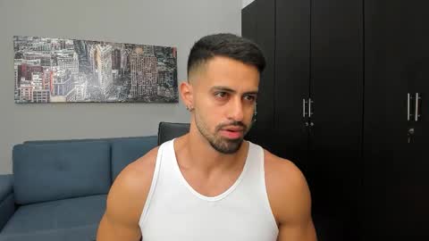 Snapshot of thiago_driussi chatting on October 18, 3:44 am thiago_driussi online show from October 18, 3:44 am