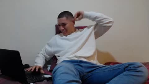 Thiago independent model online show from December 15, 10:28 am