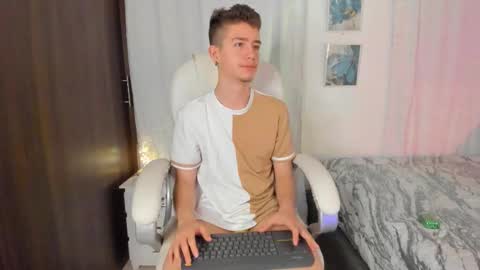 Snapshot of thiago_james69 chatting on September 26, 3:37 am Manuel online show from September 26, 3:37 am