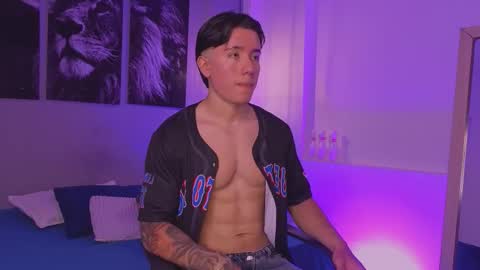 Thiago  online show from March 26, 1:37 pm