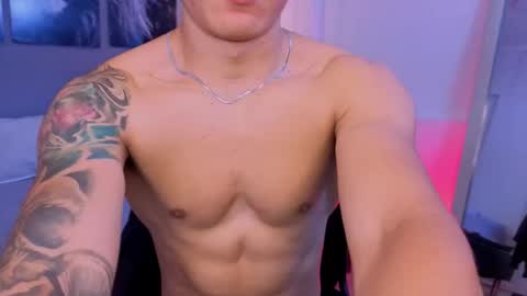 Thiago  online show from March 7, 12:25 pm