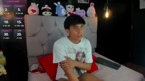 Snapshot of thiago_kozak chatting on September 9, 1:43 pm thiago online show from September 9, 1:43 pm