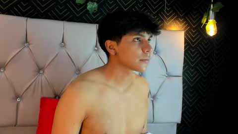 Snapshot of thiago_kozak chatting on October 6, 11:37 am thiago online show from October 6, 11:37 am