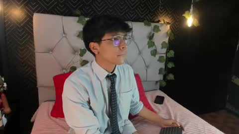 Snapshot of thiago_kozak chatting on October 13, 12:55 pm thiago online show from October 13, 12:55 pm