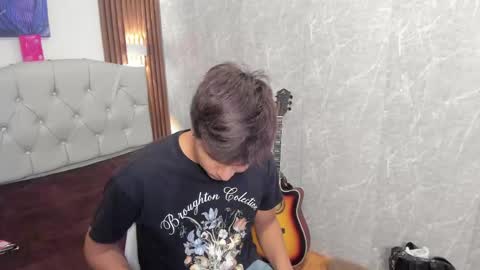 thiago online show from June 8, 7:37 pm