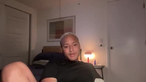 thiagoamando online show from February 14, 7:14 am