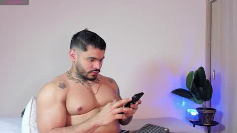 thiago online show from January 11, 12:04 am