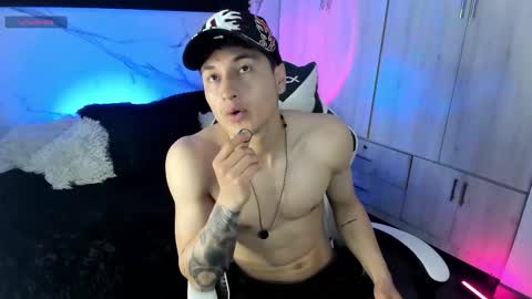 thiagoferrerohot online show from March 24, 5:40 pm