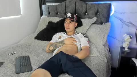 thiagoferrerohot online show from April 7, 5:24 pm