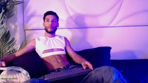 ThiagoFerreti online show from April 18, 1:12 pm