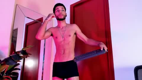 ThiagoFerreti online show from April 7, 4:56 am