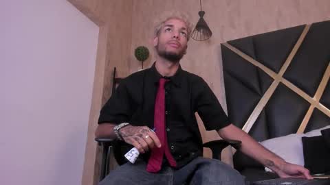 Snapshot of thiagoferreti_ chatting on September 18, 4:14 am ThiagoFerreti online show from September 18, 4:14 am