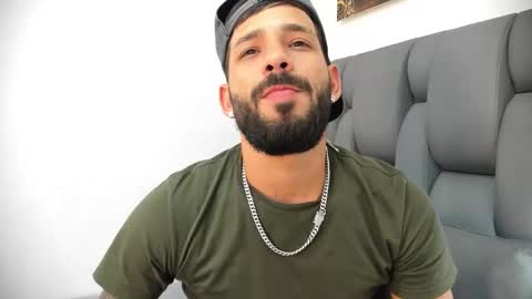 Thia Gomez online show from March 25, 7:18 pm