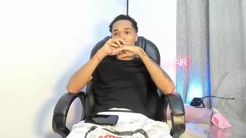 thiagoperez_ online show from September 21, 2:23 am