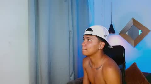 Thiago online show from April 28, 12:49 am