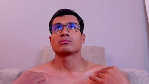 thiagovega_ online show from April 10, 7:37 am