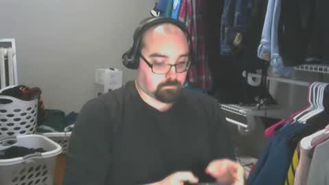 Snapshot of thickandnerdy1129 chatting on March 5, 4:35 am thickandnerdy1129 online show from March 5, 4:35 am