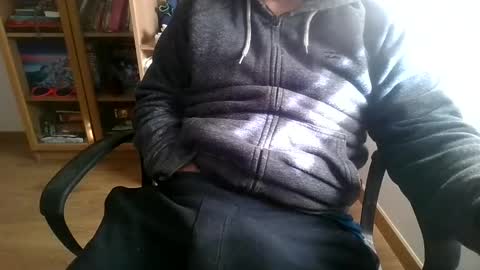 Snapshot of thickguybcn chatting on December 9, 12:09 pm ThickDickBCN online show from December 9, 12:09 pm