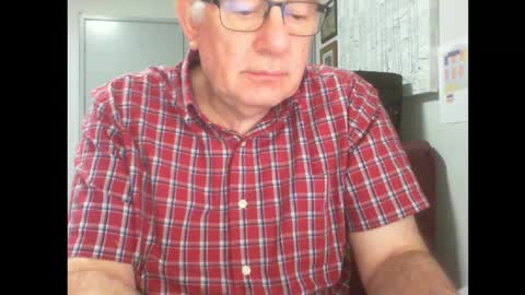 Snapshot of thickmelnik chatting on February 17, 1:31 pm James online show from February 17, 1:31 pm