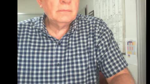 Snapshot of thickmelnik chatting on December 8, 12:30 pm James online show from December 8, 12:30 pm
