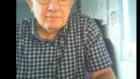 Snapshot of thickmelnik chatting on December 8, 1:02 am James online show from December 8, 1:02 am