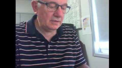 Snapshot of thickmelnik chatting on February 5, 6:13 am James online show from February 5, 6:13 am