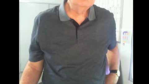 Snapshot of thickmelnik chatting on January 8, 4:02 am James online show from January 8, 4:02 am