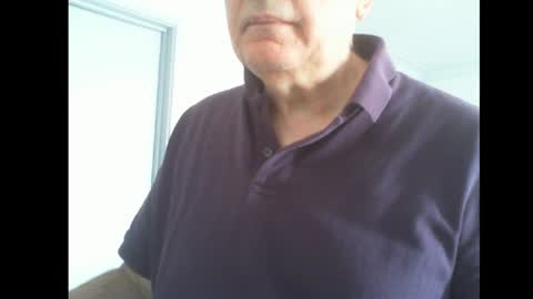 Snapshot of thickmelnik chatting on February 8, 11:57 pm James online show from February 8, 11:57 pm