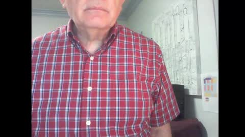Snapshot of thickmelnik chatting on February 19, 1:50 pm James online show from February 19, 1:50 pm