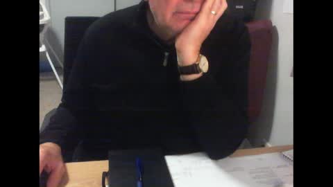 Snapshot of thickmelnik chatting on December 23, 12:30 pm James online show from December 23, 12:30 pm