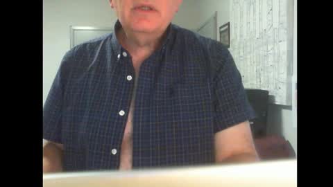 Snapshot of thickmelnik chatting on February 24, 1:46 am James online show from February 24, 1:46 am