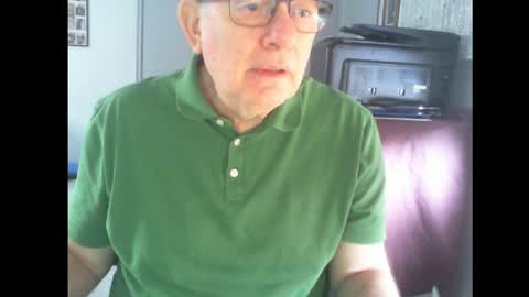 Snapshot of thickmelnik chatting on January 22, 11:32 pm James online show from January 22, 11:32 pm