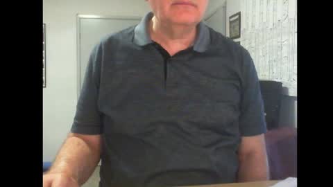 Snapshot of thickmelnik chatting on February 17, 11:53 pm James online show from February 17, 11:53 pm