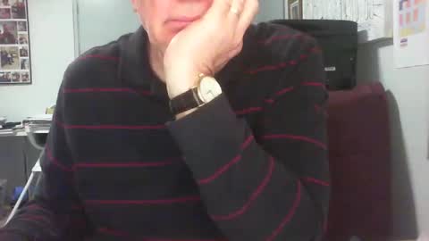 Snapshot of thickmelnik chatting on December 9, 12:42 pm James online show from December 9, 12:42 pm