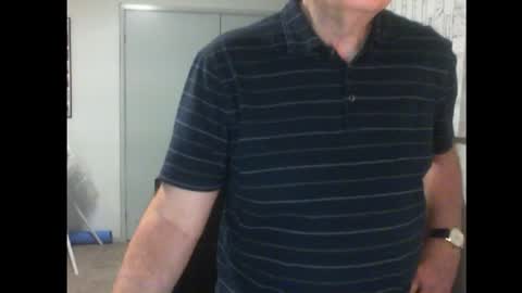 Snapshot of thickmelnik chatting on January 3, 12:41 pm James online show from January 3, 12:41 pm