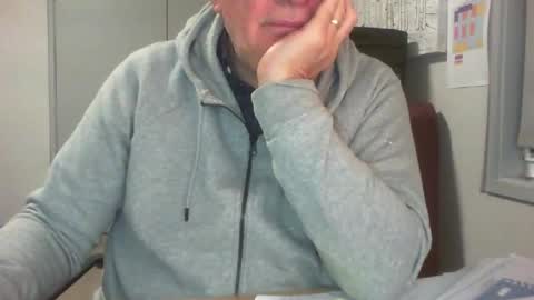 Snapshot of thickmelnik chatting on December 28, 1:08 pm James online show from December 28, 1:08 pm